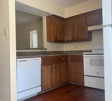 5th image of 10616 Mellow Mdws APT 21B