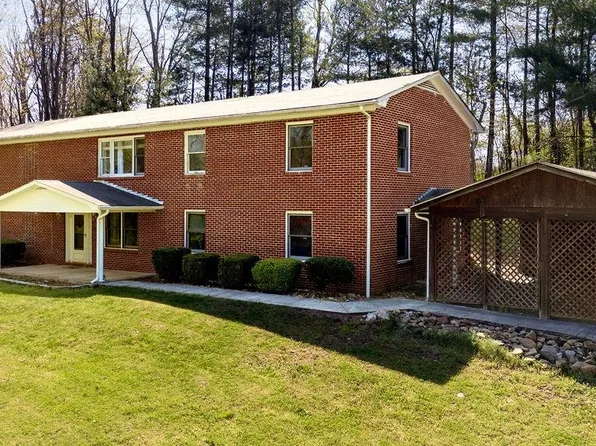 2051 Mount Torrey Rd, Lyndhurst, VA 22952