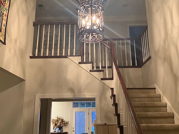 Ornate lighting in Entrance 