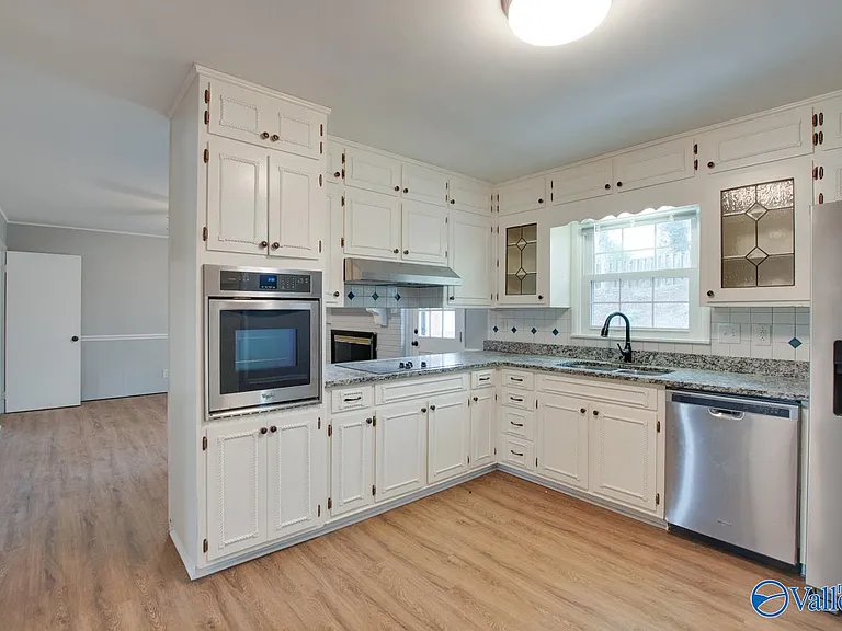 9802 Dolphin Dr SE — Photo 9