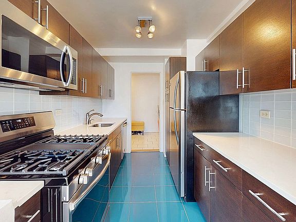 4th image of 1311 Brightwater Ave APT 2F
