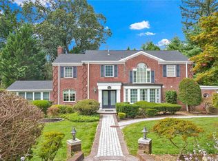 151 Mill Spring Rd, Manhasset, NY 11030