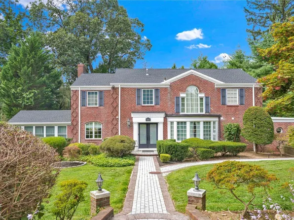 151 Mill Spring Road, Manhasset, NY 11030