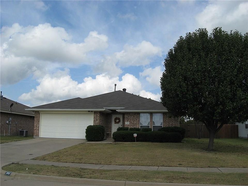 1st image of 104 Stoney Creek Ln