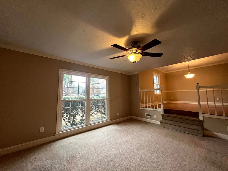 1233 Wilderness Dr — Photo 2