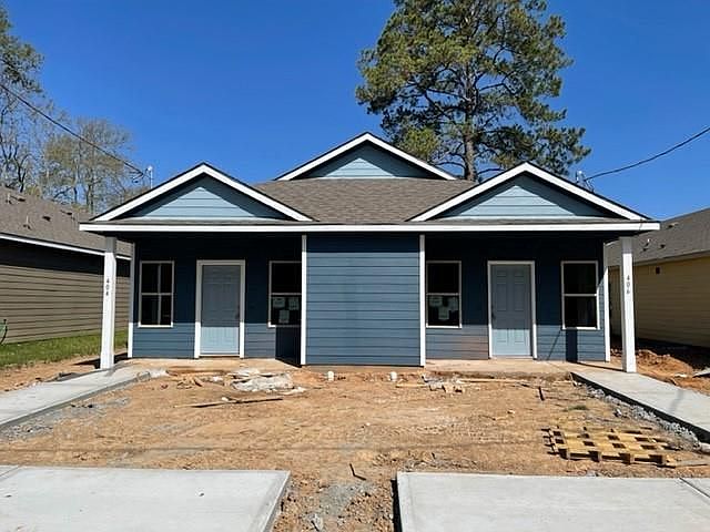 1st image of 406 E Avenue H