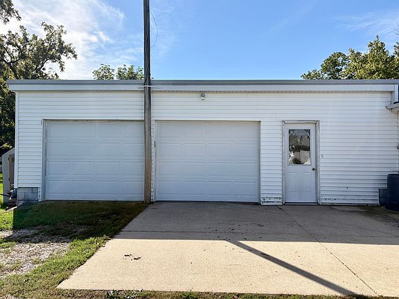 3rd image of 410 N Main St
