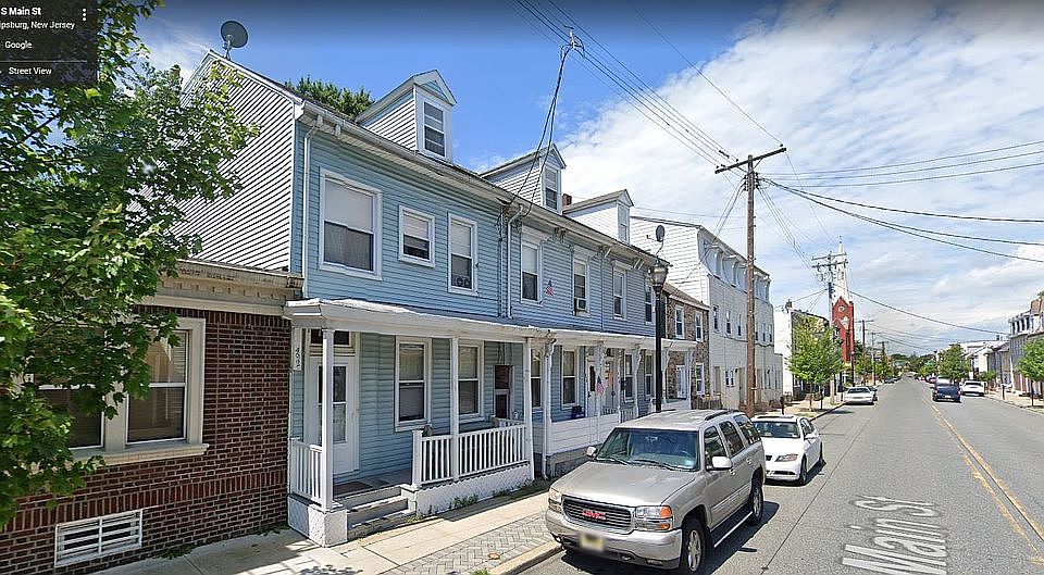 2nd image of 490 S Main St