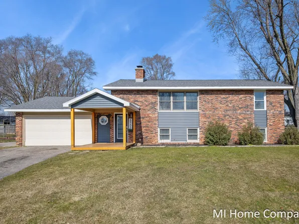 6955 Greendale Ct, Jenison, MI 49428