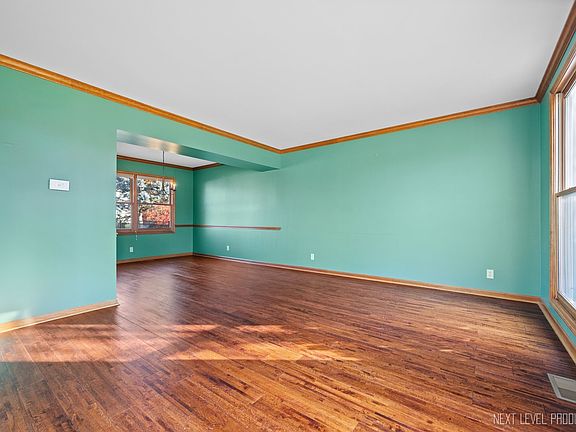 4th image of 920 Wellington Cir