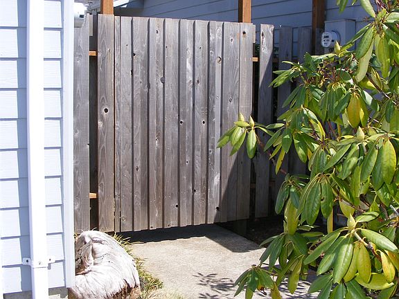 4th image of 86 NW 33rd Pl Unit E