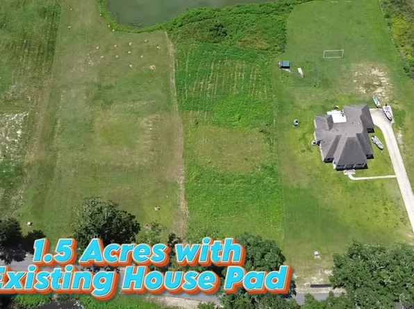 8573 New River Rd, Saint Amant, LA 70774