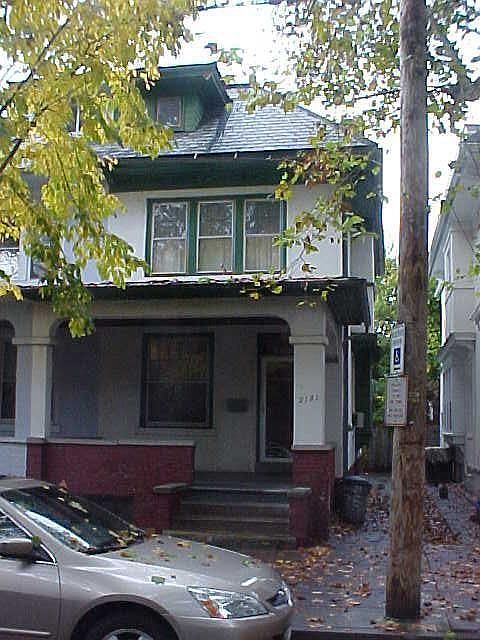 2nd image of 2121 Green St