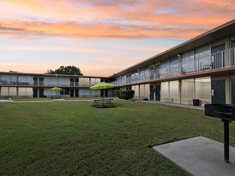 Oaks35 — Photo 19
