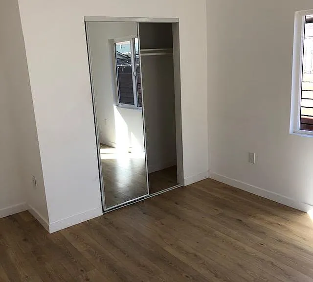 Bedroom 3 (closet)