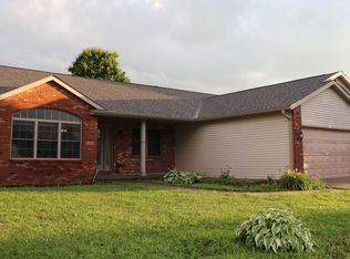 1408 Sequoia Dr, Chatham, IL 62629