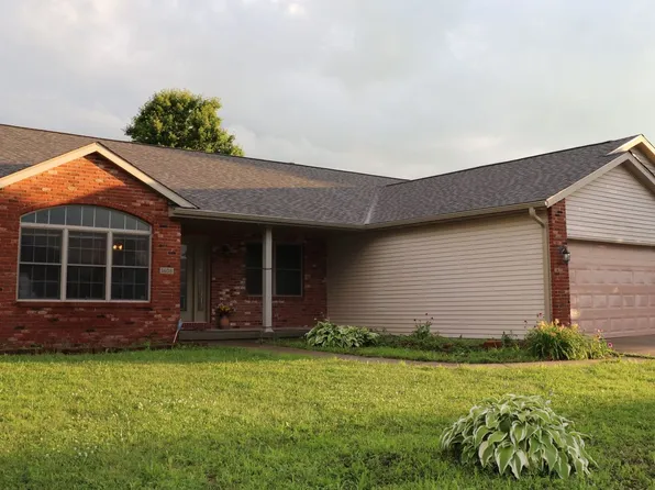 1408 Sequoia Dr, Chatham, IL 62629