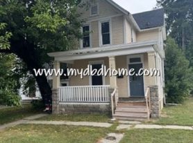 2927 Broadway, 2929 Broadway