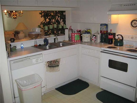 4th image of 11302 Cayman Key Ave #1