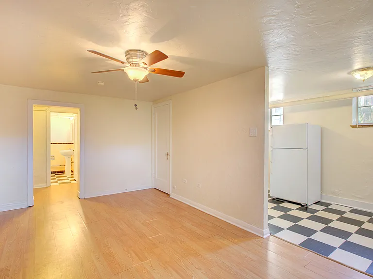 Elegante Apartments — Photo 17
