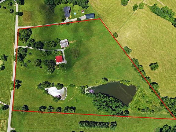 5th image of 8586 Wades Mill Rd