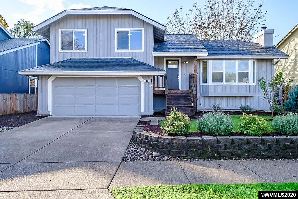 4439 Holly St photo 1