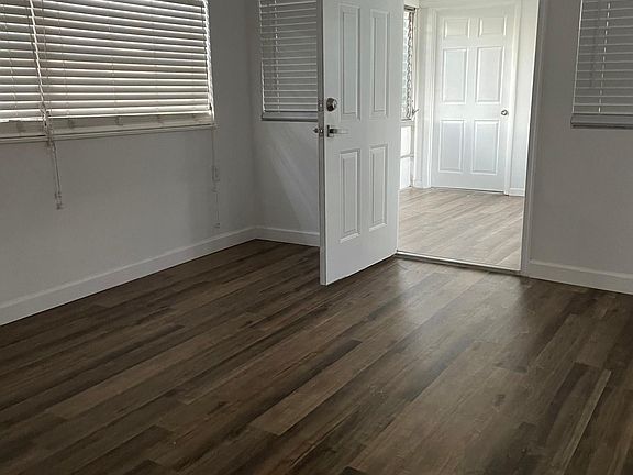 3rd image of 404 Michigan St