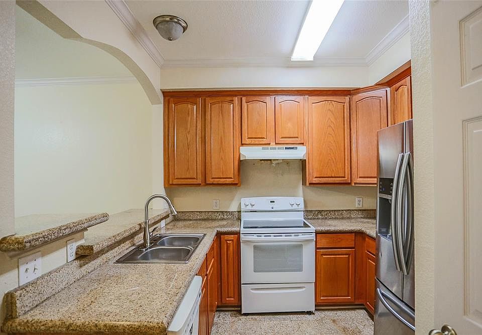 1st image of 9400 Bellaire Blvd Unit 412