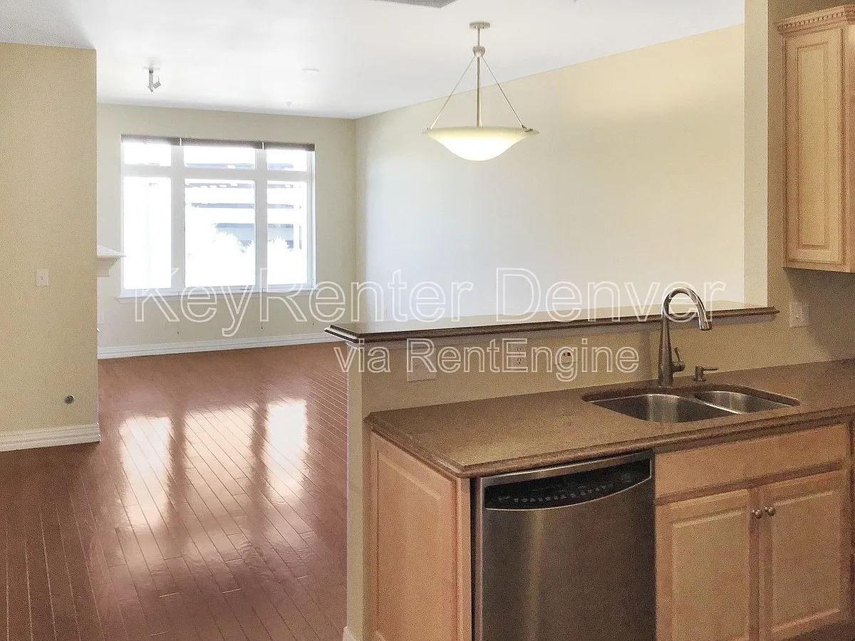 Building Photo - 2700 E Cherry Creek South Dr #314