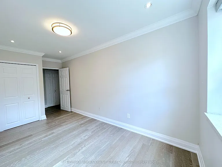 135 Allan St #310 — Photo 11