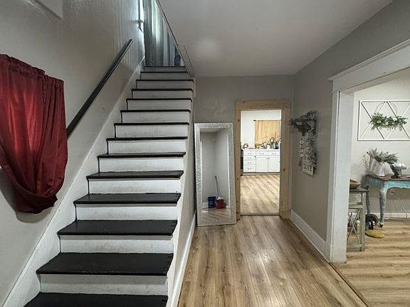 2nd image of 1606 Frances Ave