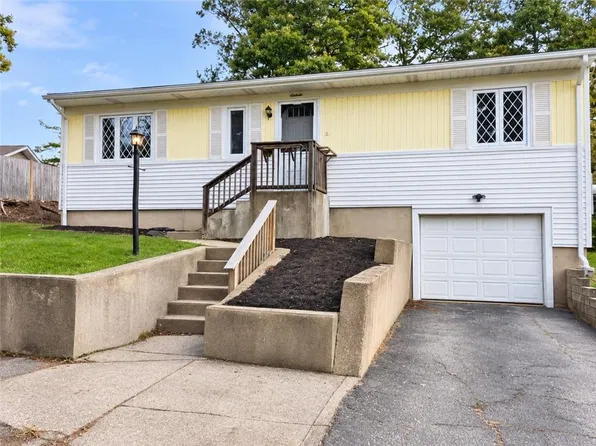 16 Powhatan Ave, Coventry, RI 02816