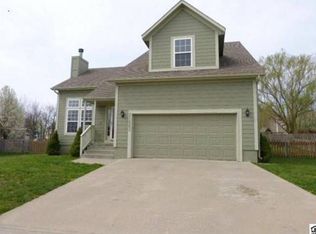 21883 S Vine St, Spring Hill, KS 66083