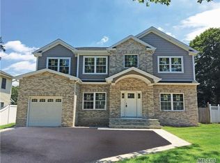 10 Arbor Rd, Syosset, NY 11791