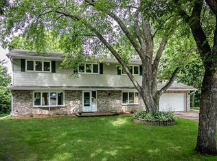 10911 River Ct, Burnsville, MN 55337