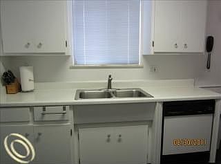 4th image of 6156 N Waverly St