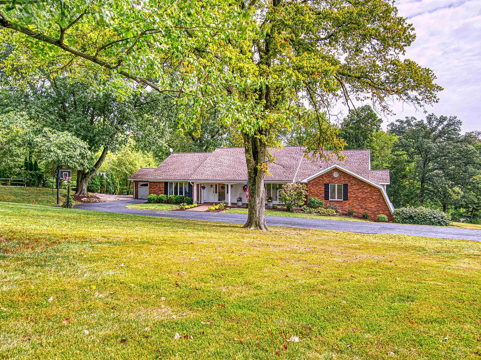 8805 Petersburg Rd, Evansville, IN 47725 Zillow