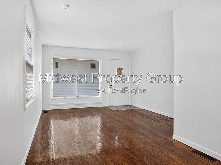 338 Lancashire Rd — Photo 6