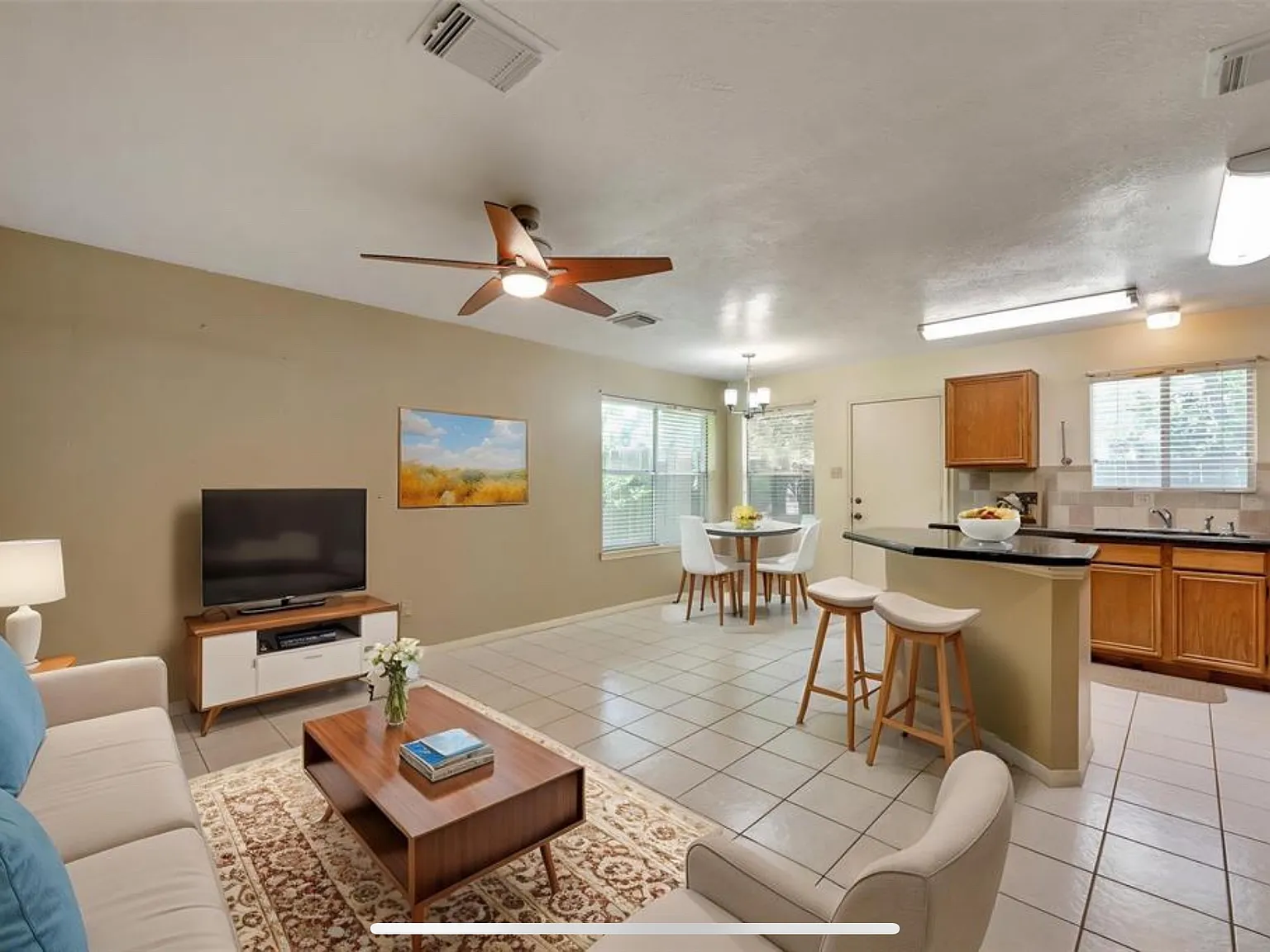 3 bed, 1800 sqft, $2,100 — Photo 3
