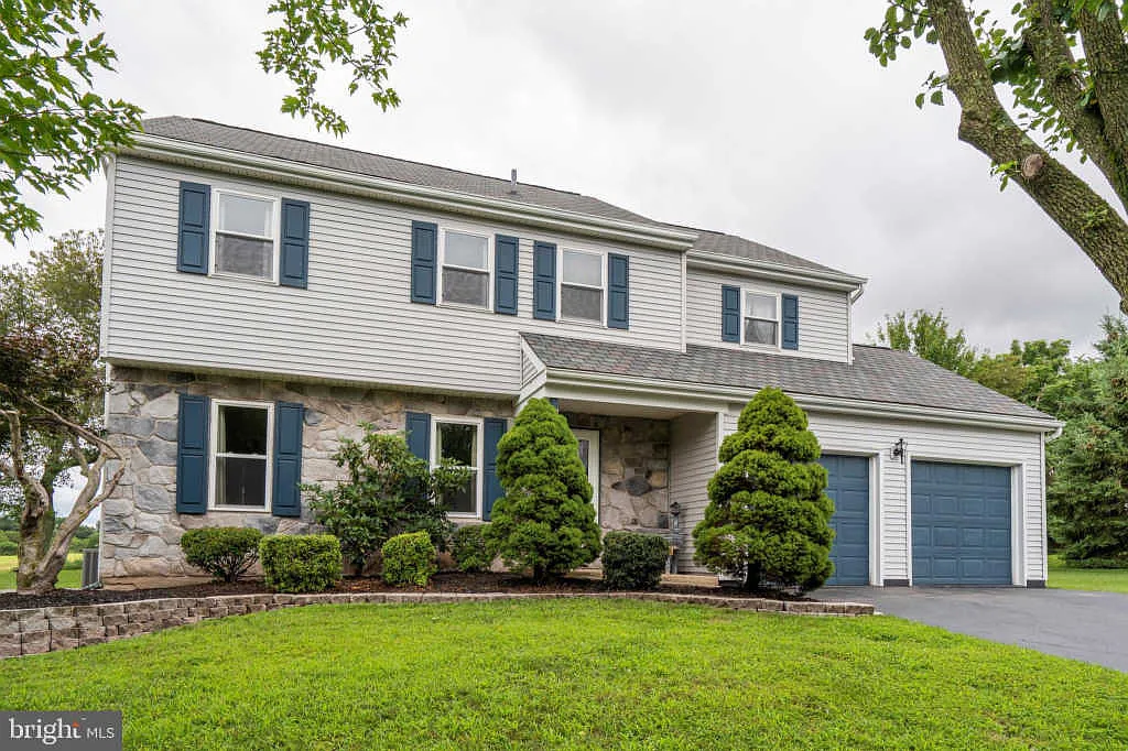 2376 Bradley Way photo 1