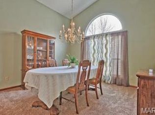 1408 Crystal Pointe Cir, Saint Louis, MO 63146
