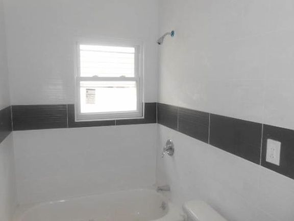 5th image of 11714 147th St