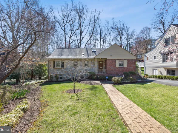 4444 38th St N, Arlington, VA 22207