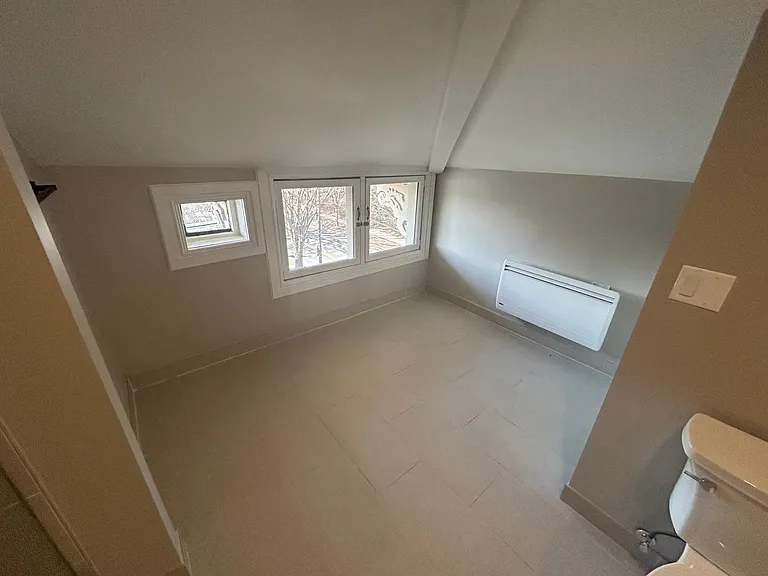 3805 Franklin Blvd #301 — Photo 35