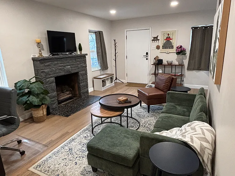 5025 Lenox Ave — Photo 2