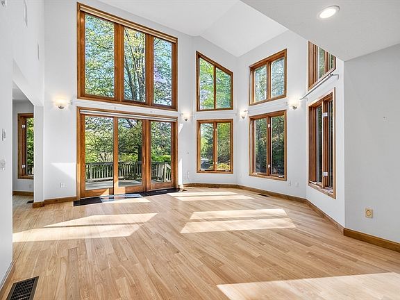 3rd image of 14 Hillside Ave