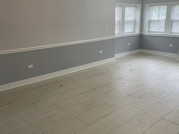 3rd image of 5558 W Congress Pkwy #G