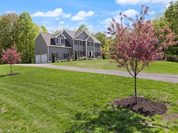 36 Gilchrest St, Lunenburg, MA 01462