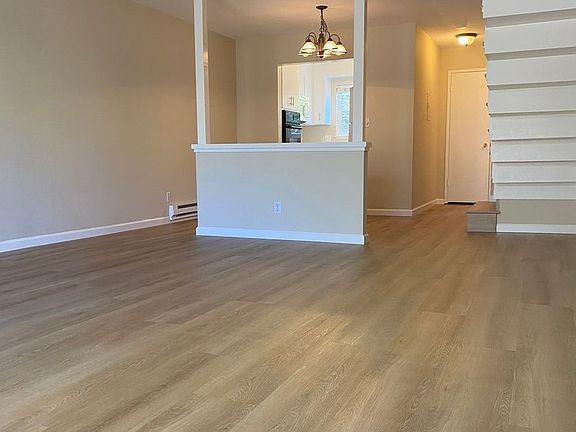 2nd image of 596 La Conner Dr APT 6