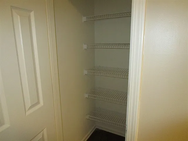 623 Redwood Ln — Photo 7